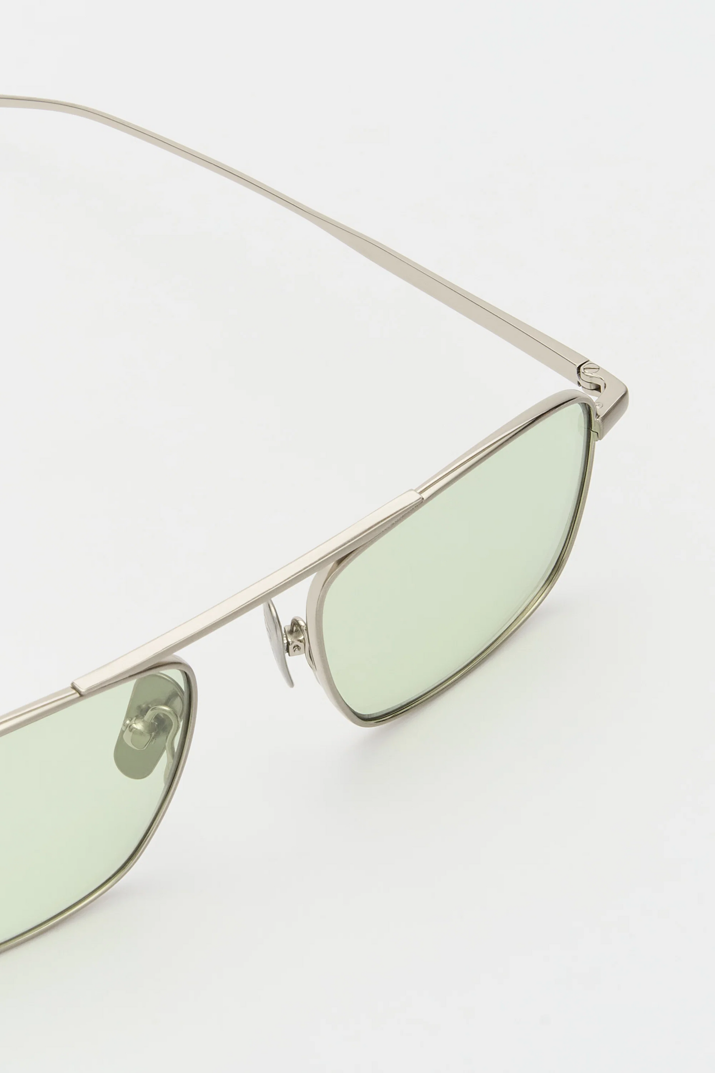 Reed Brushed Silver Chill Out Green Lens