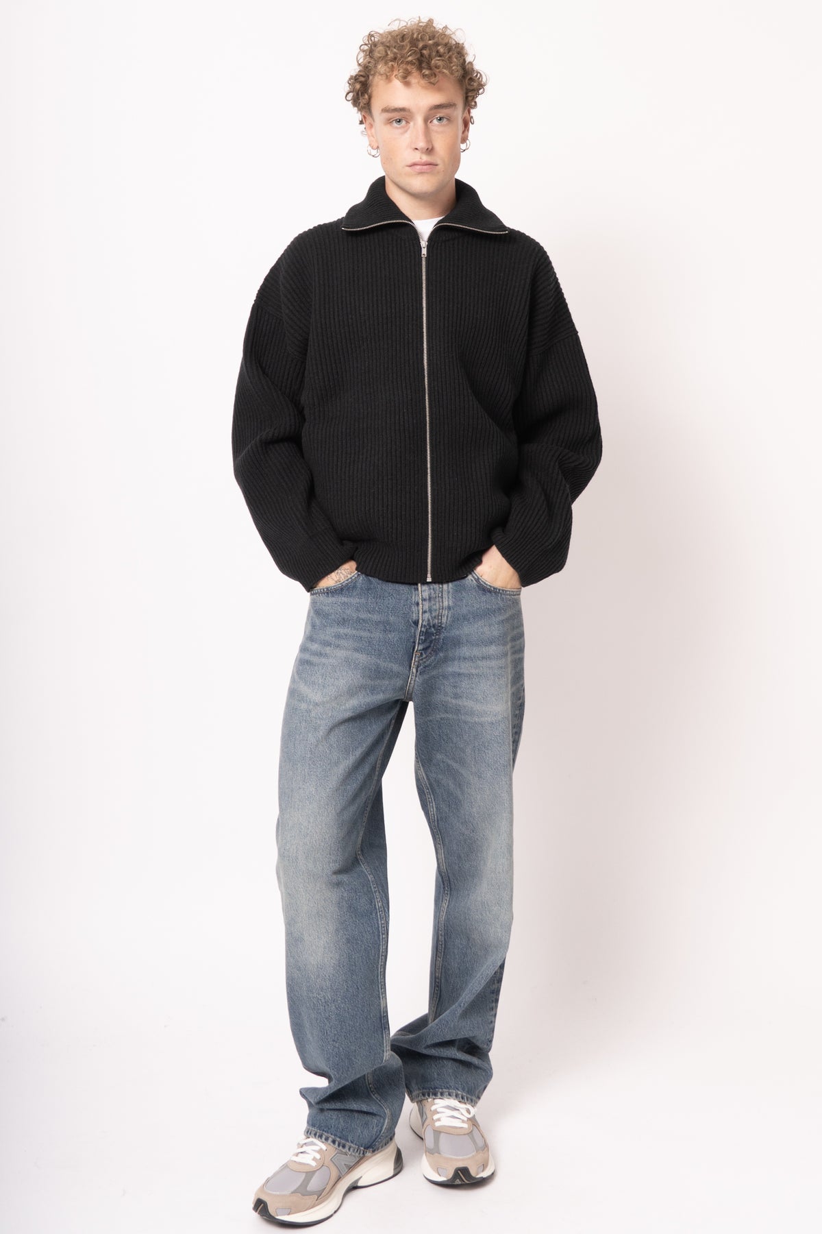 Vonarstraeti Zipped Sweater Sort