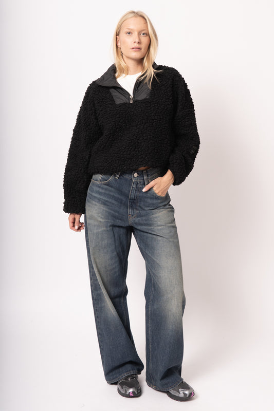 Varmahlid Shearling Zip Neck Black