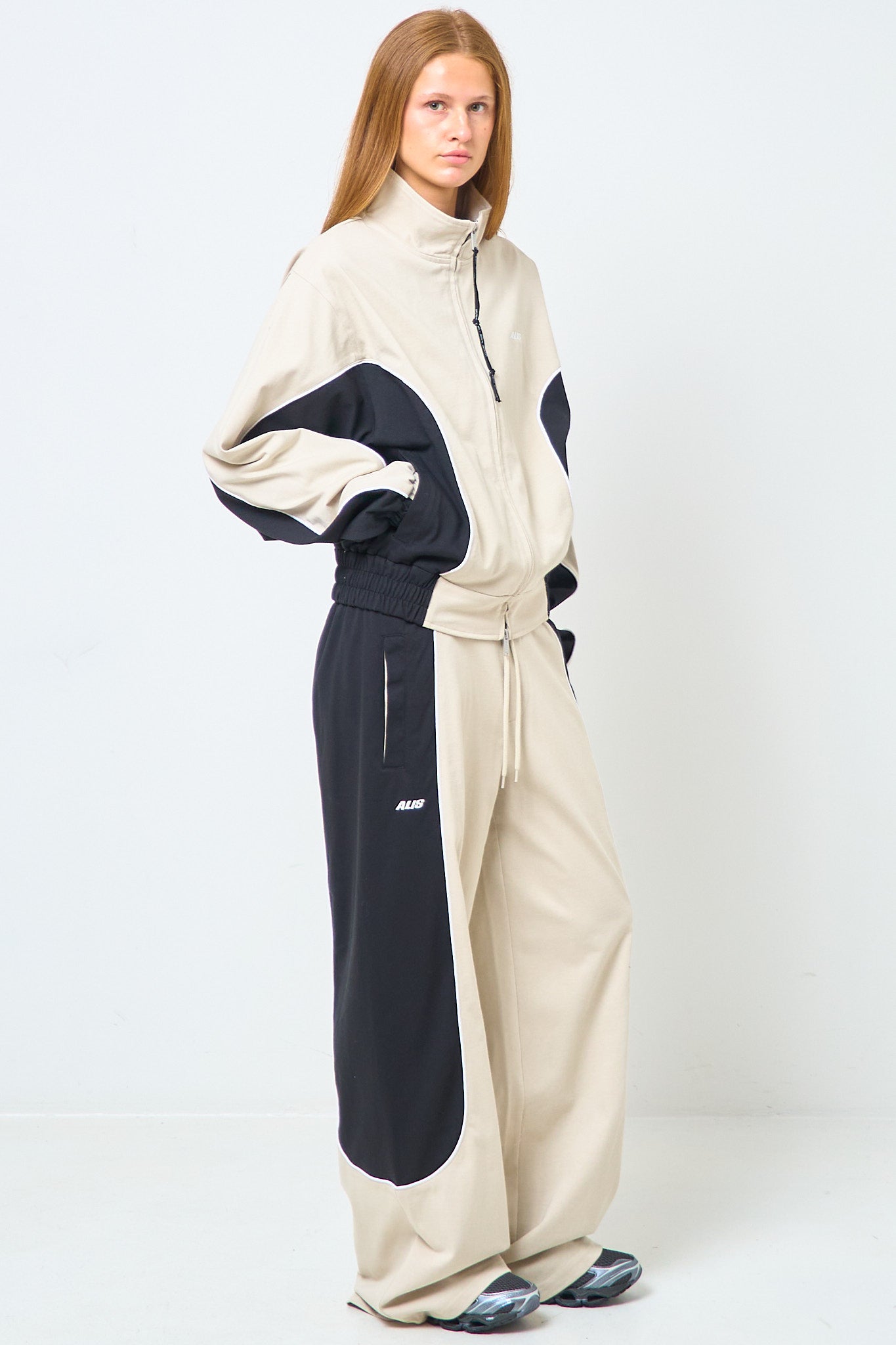 Hristo Tony Fit Track Top Black/Sand