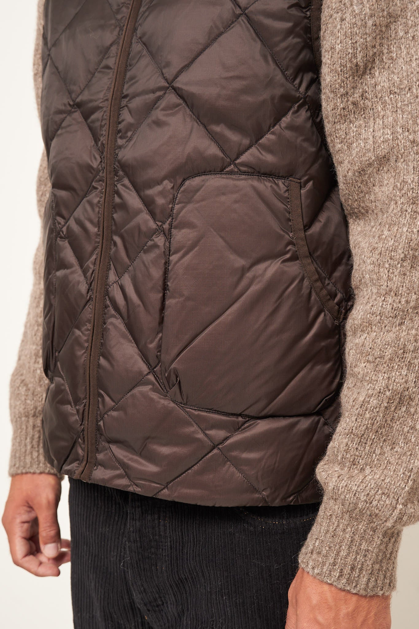 Light Down Vest Dark Brown