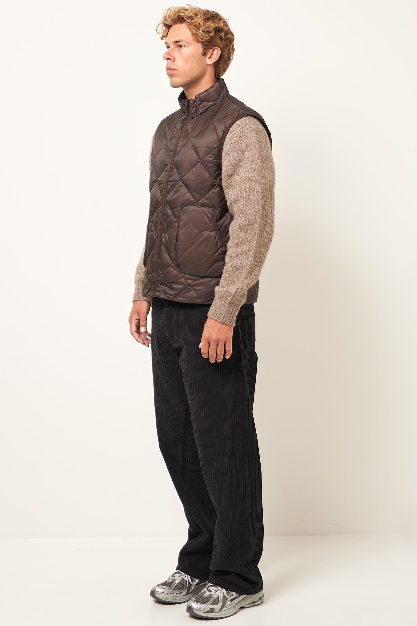 Light Down Vest Dark Brown