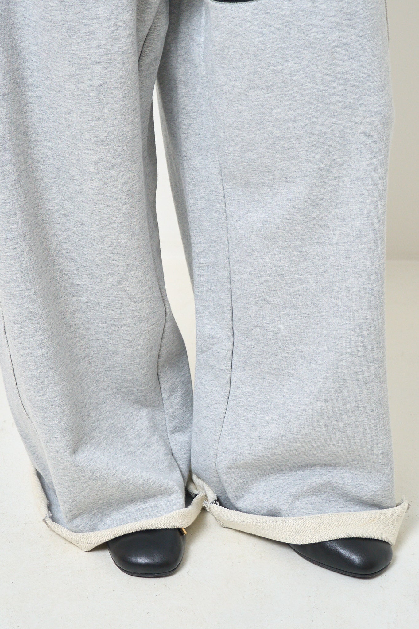 Mikheil Wide Sweat Pants Grey