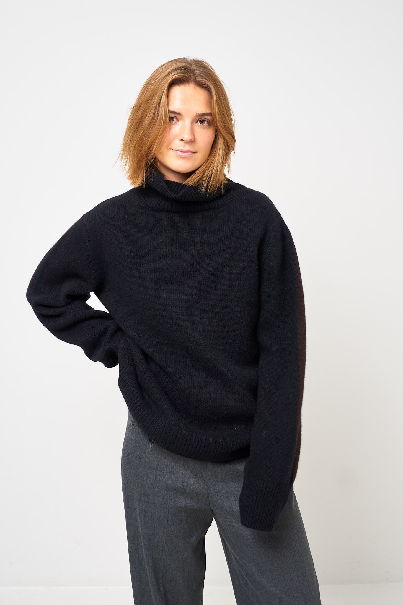 Visse Roll Neck Sweater Black