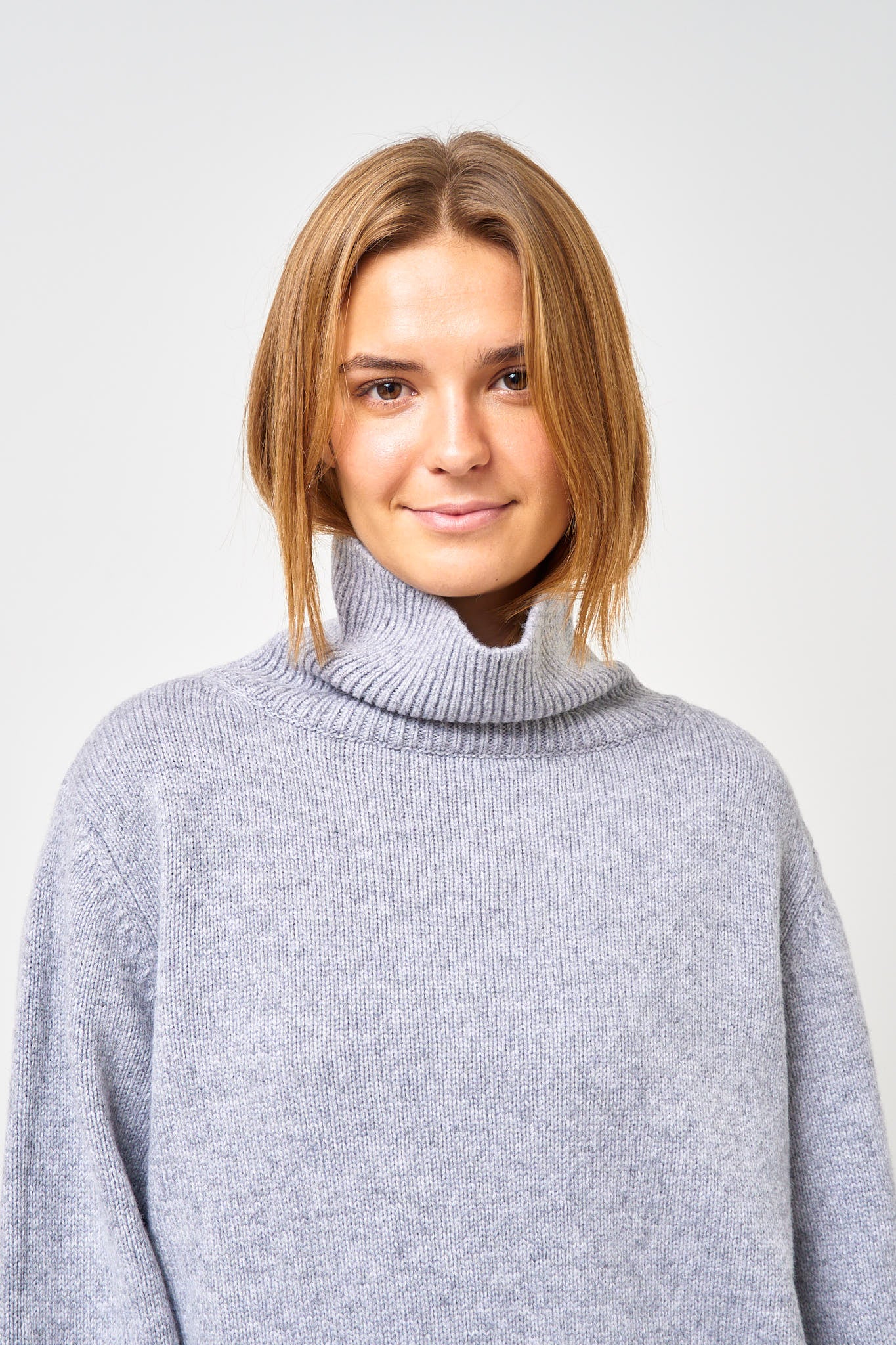 Visse Roll Neck Sweater City Grey