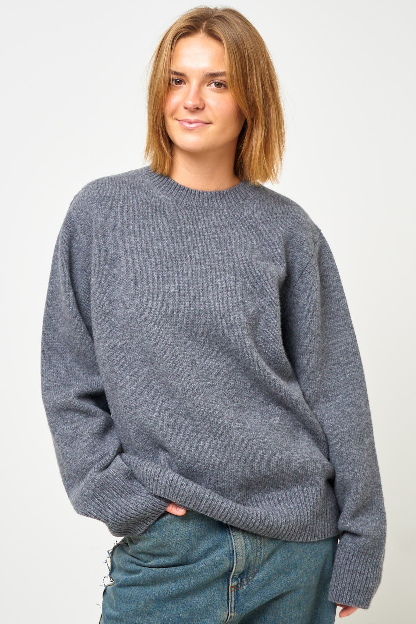 Visse Round Neck Sweater Anthracite Grey